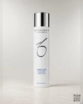 Zdjęcie wygenerowane przy użyciu AI · ZO Skin Health Kojący tonik równoważący pH skóry 180 ml