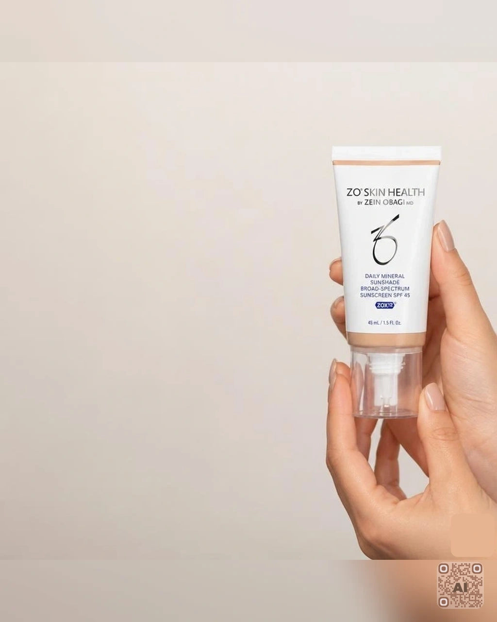 Zdjęcie wygenerowane przy użyciu AI · ZO Skin Health Daily Mineral SunShade SPF 30 Light-Medium 45 ml (2)