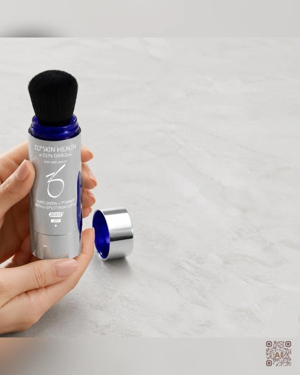 Zdjęcie wygenerowane przy użyciu AI · ZO Skin Health Puder mineralny z filtrem o szerokim spektrum ochrony SPF 30 3 g (3)