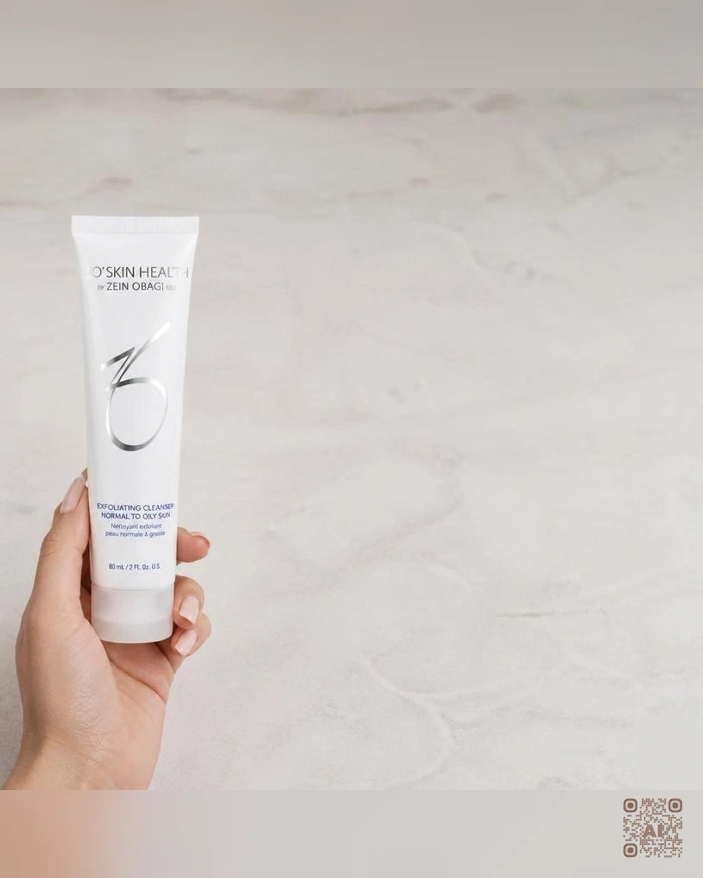 Zdjęcie wygenerowane przy użyciu AI · ZO Skin Health Żel oczyszczający do skóry normalnej i tłustej 60 ml (3)