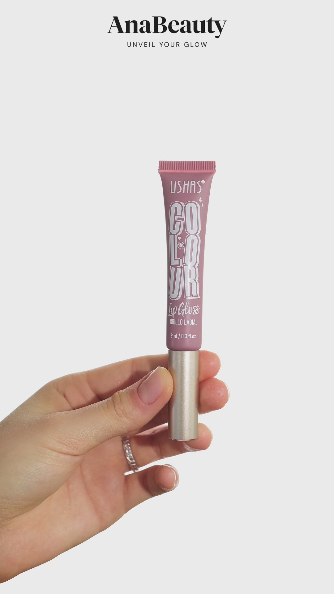 Załaduj wideo: Glazing Lip Gloss – Lśniący Błyszczyk [06 Pink Nude]