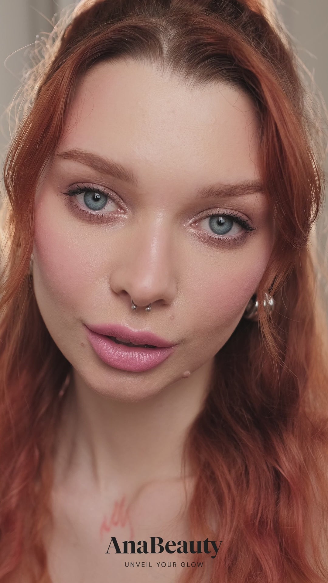Załaduj wideo: Take it Easy – Pomadka i Kredka 2w1 [03 Pastel Pink]